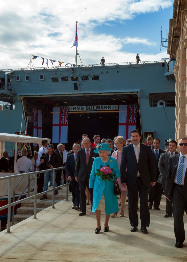 Sailors from HMS BULWARK "Cheer Ship" for HM the Queen alongside in Malta. HMS BULWARK is alongside in Valletta to assist the Maltese in security for the Commonwealth Heads of Government Meeting.