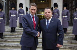 The Defence Secretary with the Ukrainian Minister of Defence