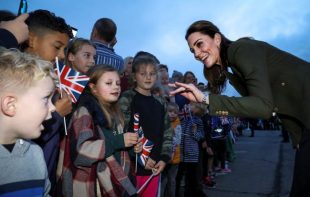 The Duchess of Cambridge with children at RAF Akrotiri